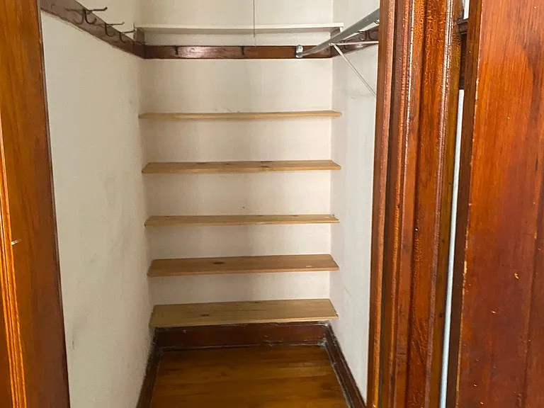 1028 S May St #1F — Photo 3