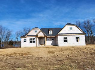 2849 Clivedon Rd, Howell, MI 48843