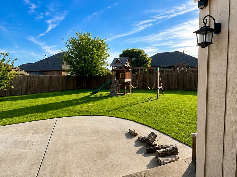 804 Brian Ct — Photo 22