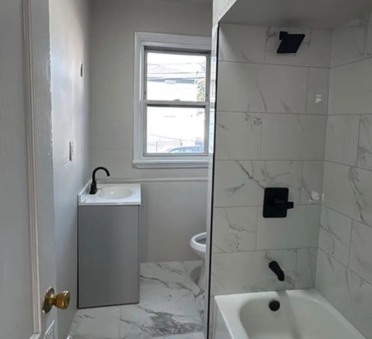 3 bed, $2,200 — Photo 2