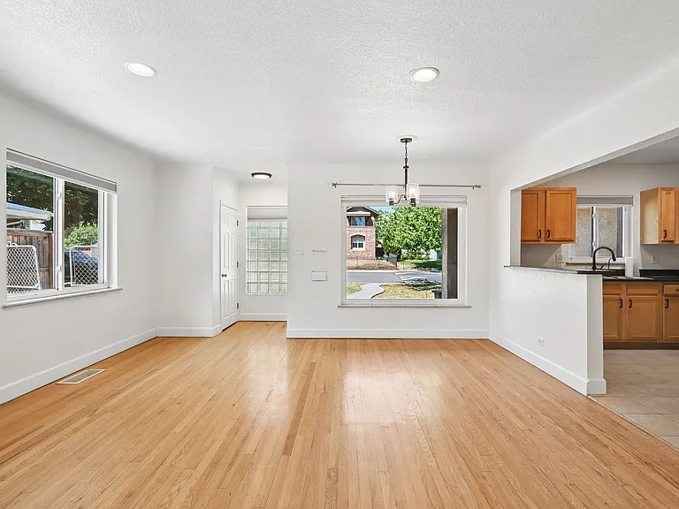 840 N Krameria St — Photo 64