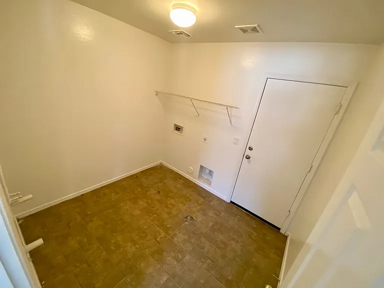 12537 W Redfield Rd — Photo 10