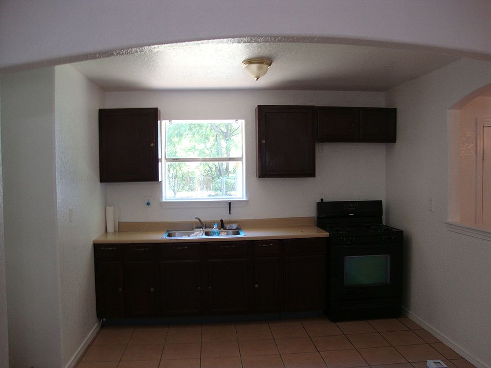 1st image of 256 Longview Dr