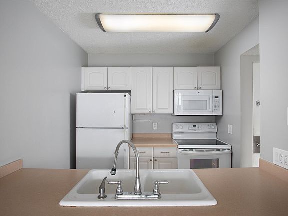 5th image of 3312 Northside Dr APT 508