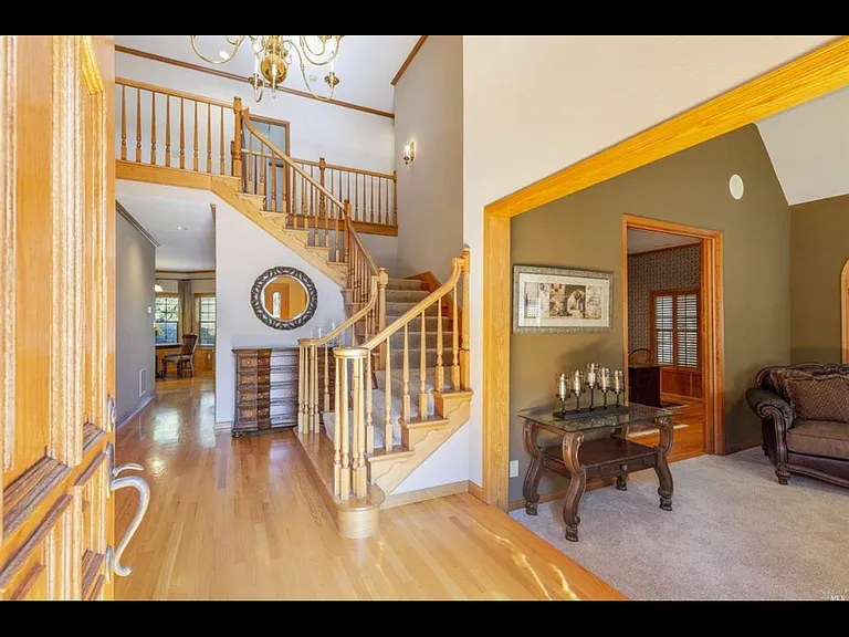 4300 Heritage Ln — Photo 3