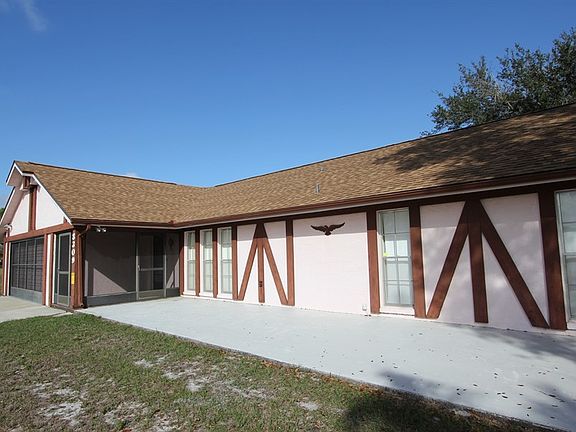 3rd image of 8309 Hampshire Dr
