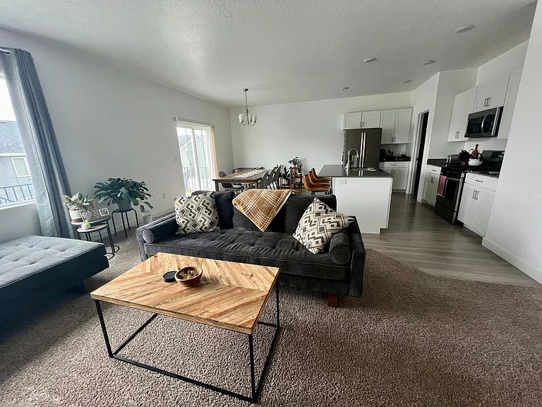 14833 S Messi St — Photo 4