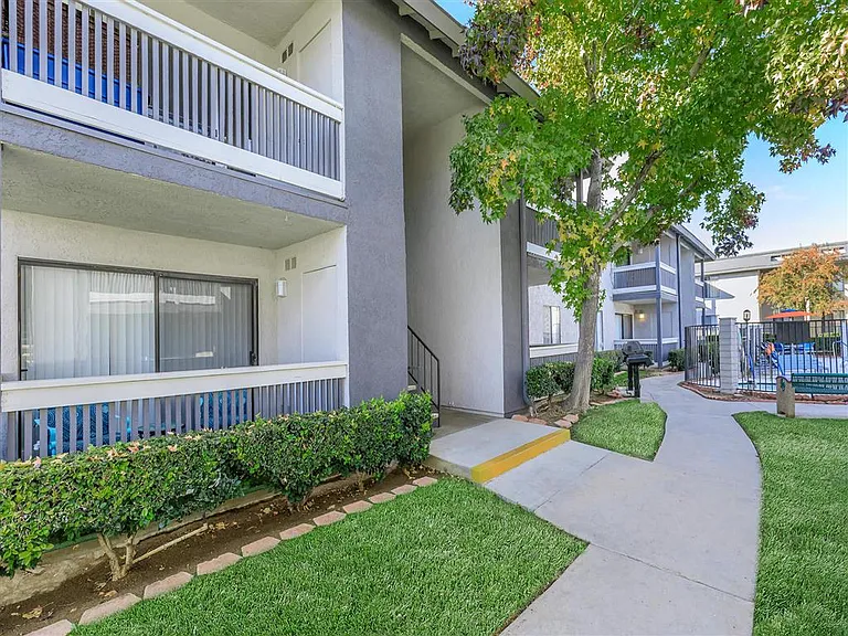 Carmel Apartments — Photo 6
