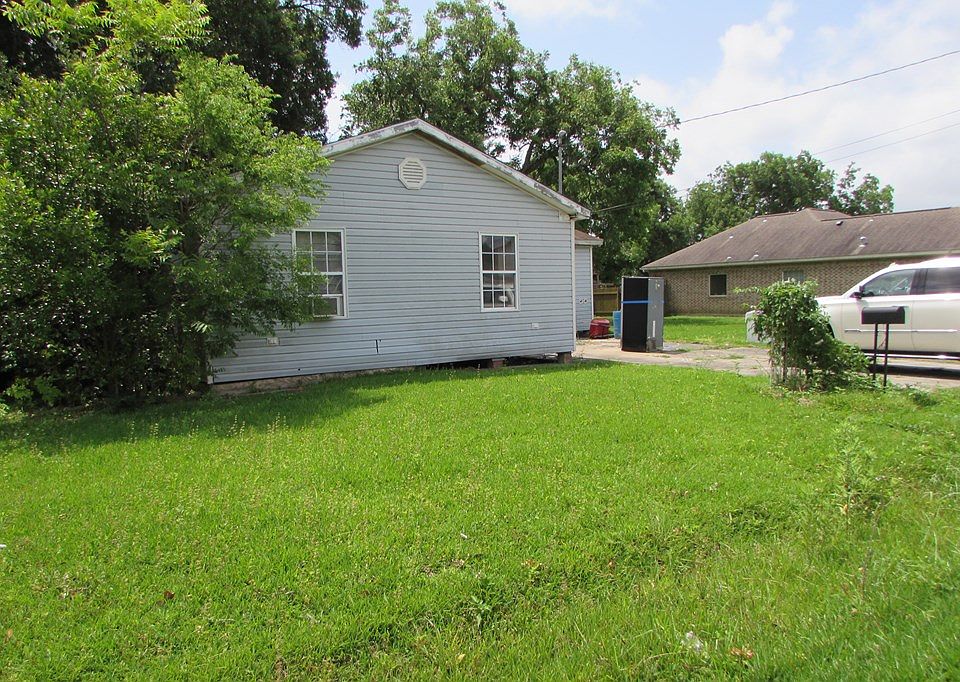 2nd image of 2109 14th St