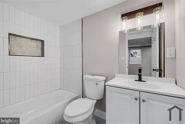 6 bed, 2193 sqft, $7,850 — Photo 3