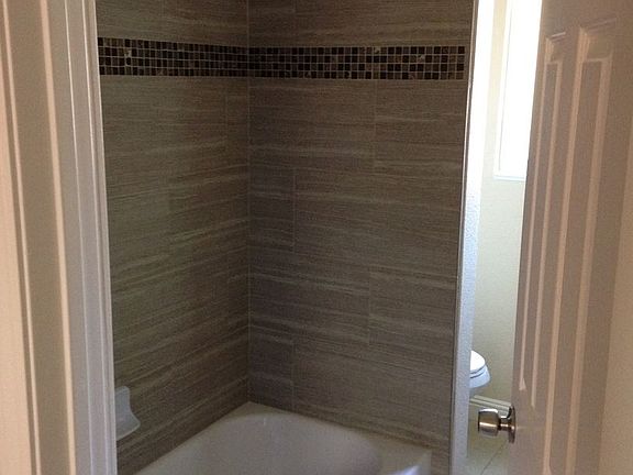 5th image of 33 Lodato Ave APT 16