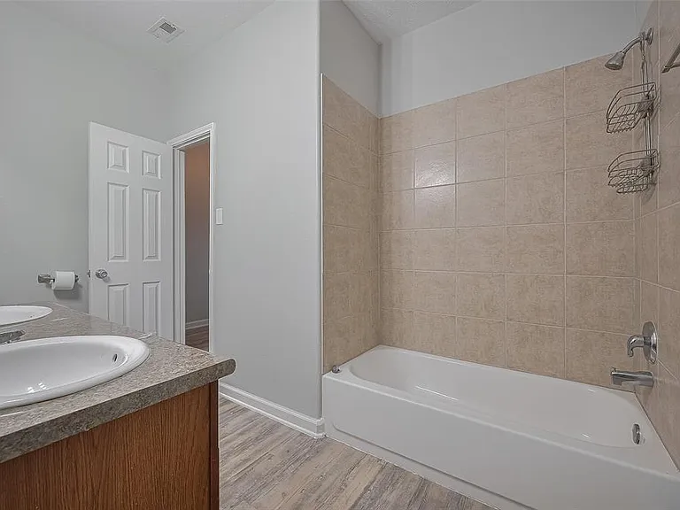 5009 Willow Point Dr — Photo 30