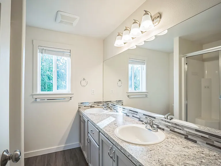 3114 SE Tumblestone Dr — Photo 10
