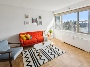 300 East 40th Street 32G image 1 of 6