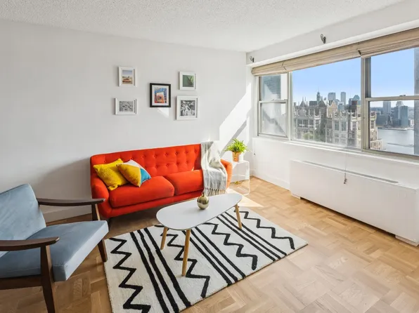 300 East 40th Street 32G image 1 of 6
