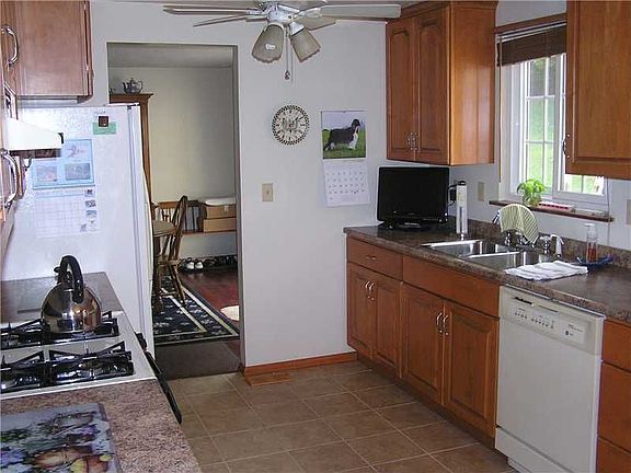 4th image of 125 Cannon Dr