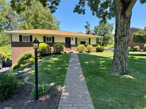 135 Hampton Ct, Butler, PA 16002