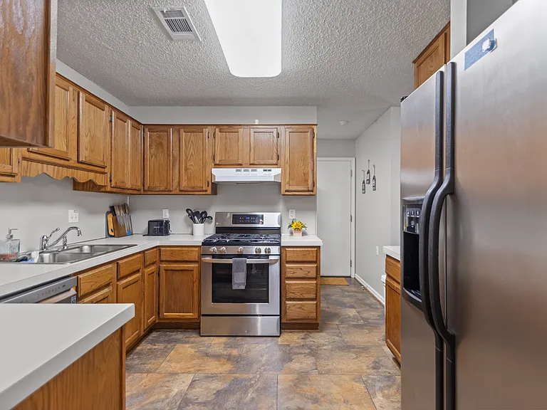 106 Willow Grove Ct — Photo 10