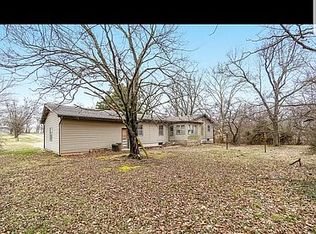606 College St, Greenfield, MO 65661