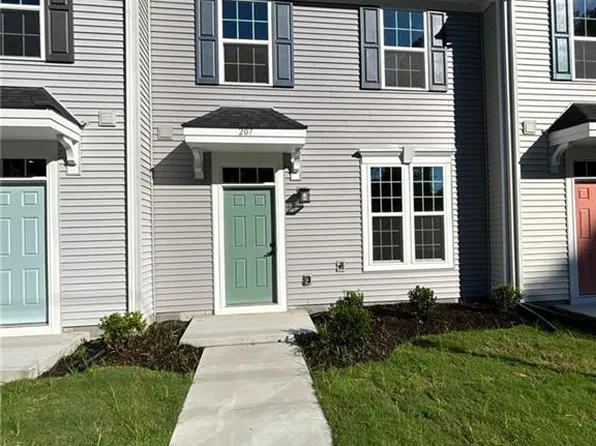 207 Reids Place Dr, Suffolk, VA 23434