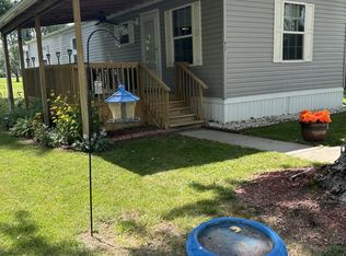 917 Fairlane Dr, Sandusky, MI 48471