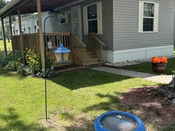 917 Fairlane Dr, Sandusky, MI 48471
