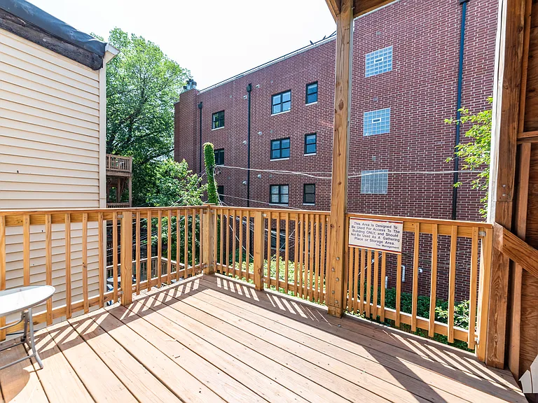 907 W Addison St #2 — Photo 22