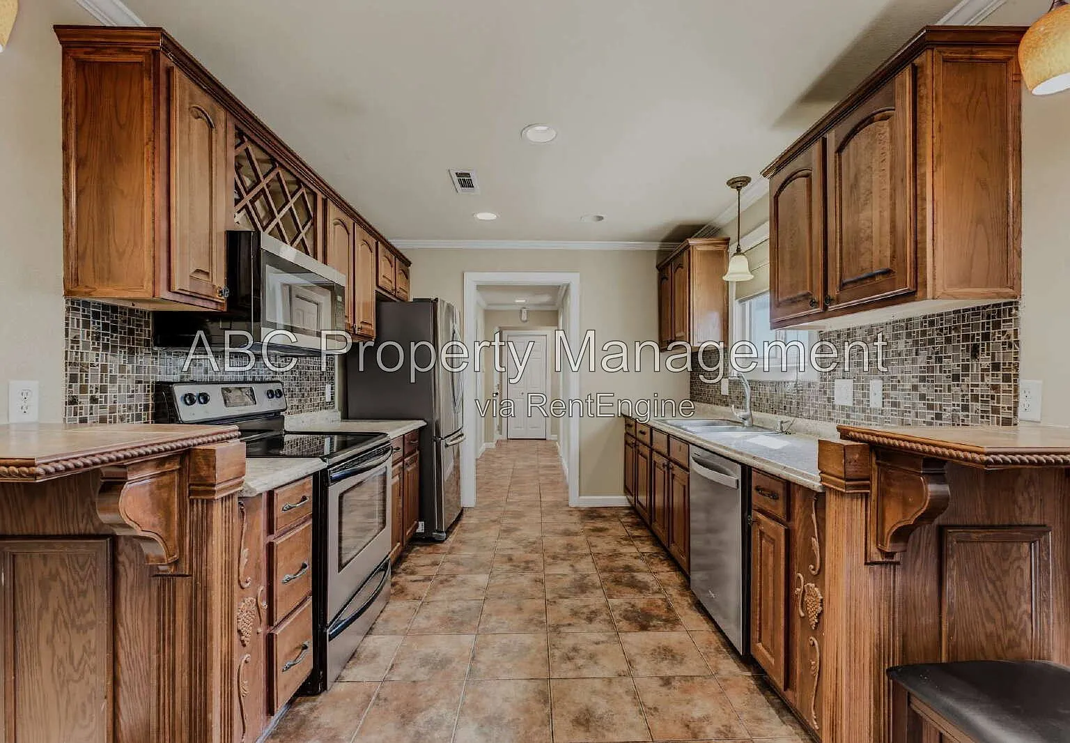 3 bed, 2.5 bath, 2039 sqft, $2,250 — Photo 3