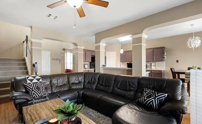 3 bed, 2147 sqft, $2,300 — Photo 4