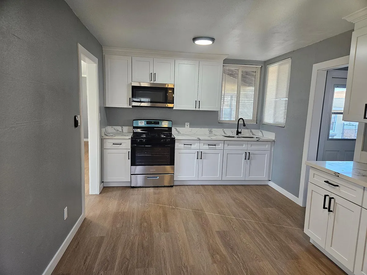 Large Kitchen - 44533 Cedar Ave