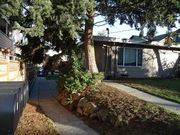 2nd image of 10550 Midvale Ave N