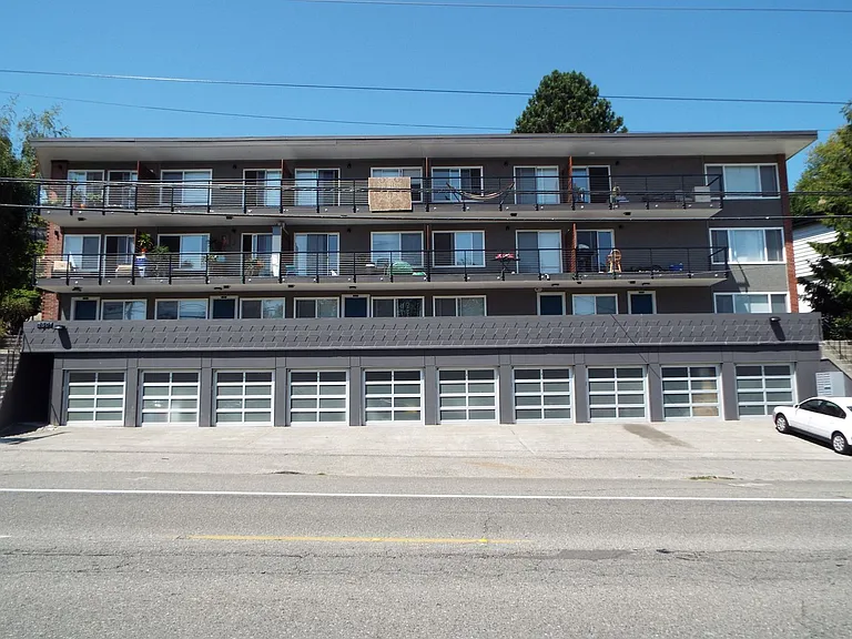 2501 Thorndyke Ave W — Photo 50