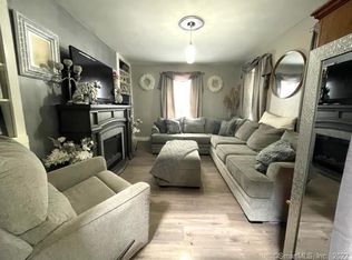 55 Grove St, Ansonia, CT 06401