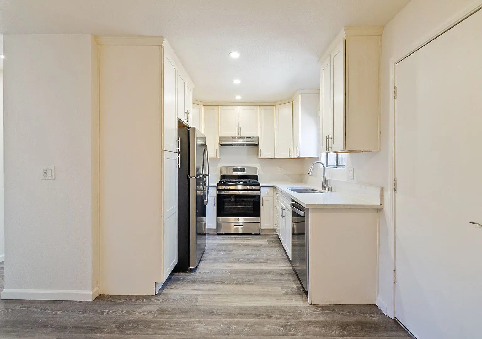 1717 Pine Street — Photo 4