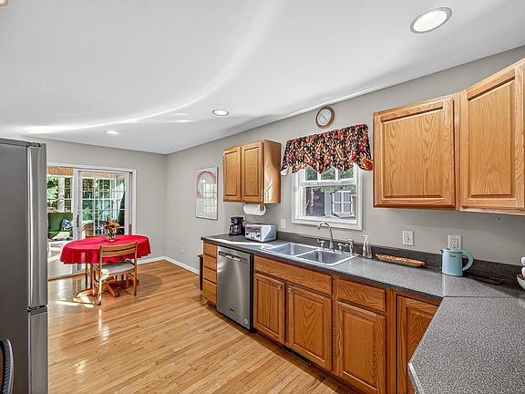 5th image of 6520 Indian Point Rd