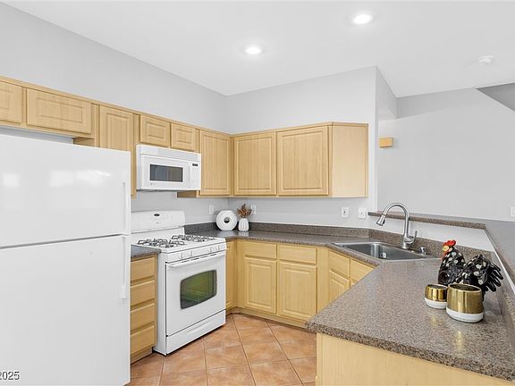 5th image of 6637 Lookout Lodge Ln Unit 2