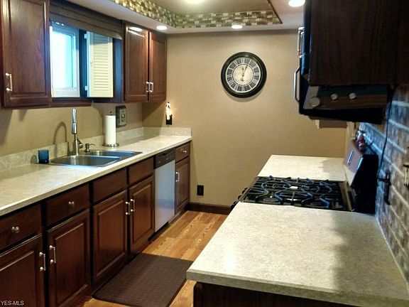 4th image of 2118 Renwick Dr