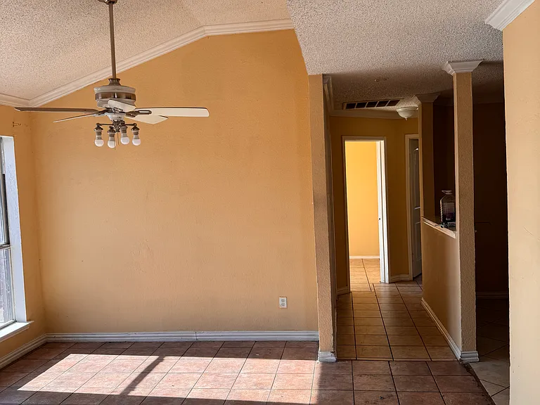 7428 Laurelhill Ct S — Photo 11