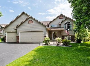1911 Fischer Dr, Waconia, MN 55387