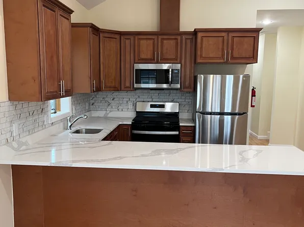 100 W 50th St #1, Bayonne, NJ 07002