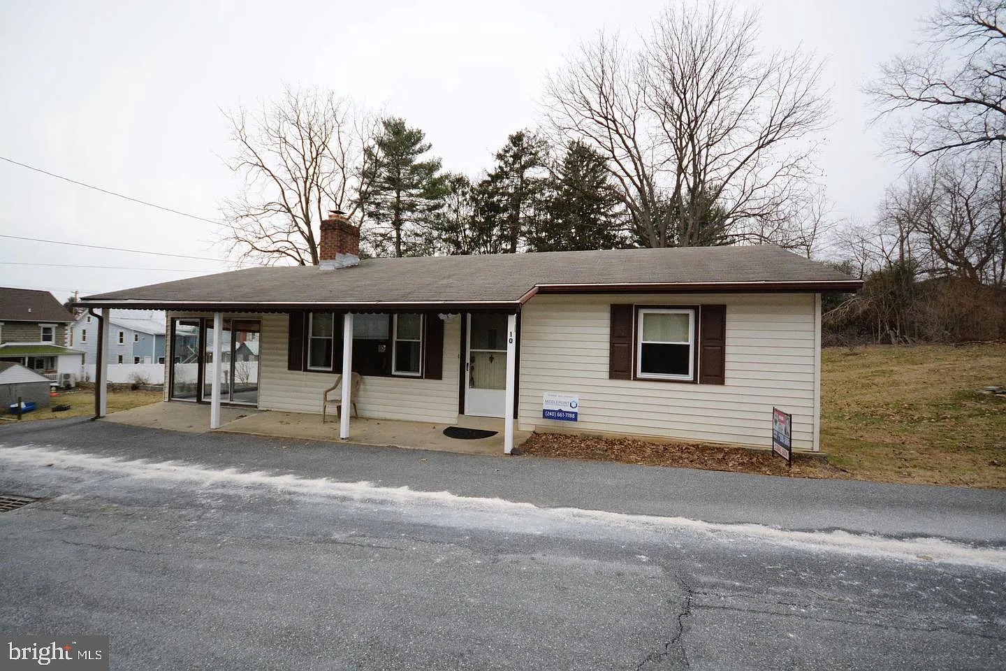4 bed, 2.0 bath, 1584 sqft, $2,300 — Photo 3
