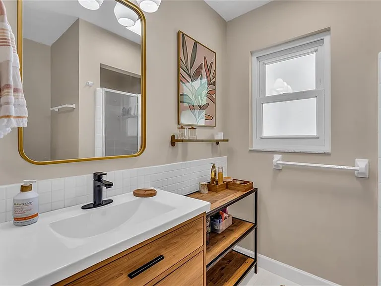 2449 Breakwater Cir — Photo 21