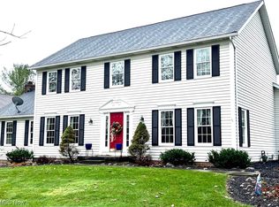 480 E Pioneer Trl, Aurora, OH 44202