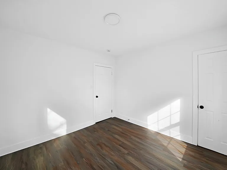 3001 Woodbine Ave — Photo 15