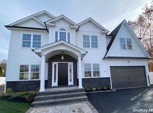 189 Jackson Ave, Syosset, NY 11791