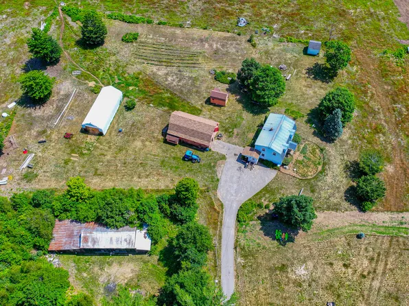 69 Skeetfield Road, Oxford, ME 04270