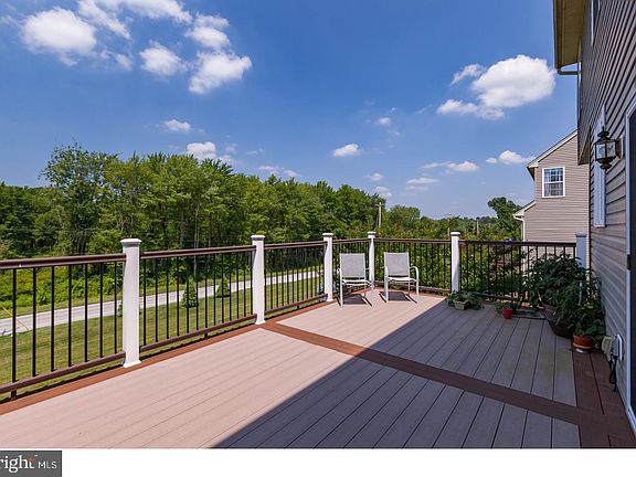 4th image of 1129 Woodruff Rd