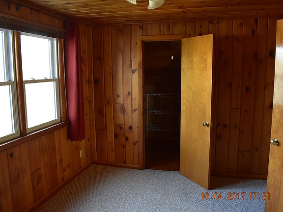 2nd Fl-Bdrm w/Walk-in Closet