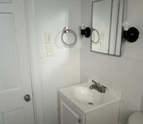 4th image of 4909 Germantown Ave #313A