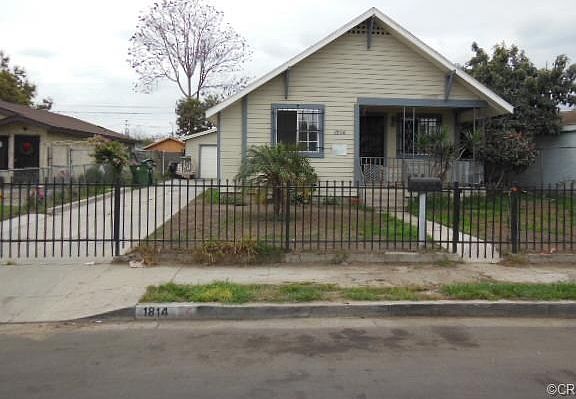 2nd image of 1814 E 106th St